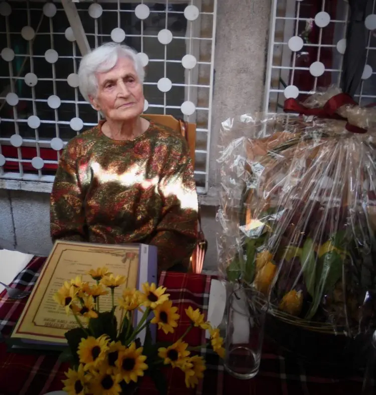 Частните училища и многото университети съсипват образованието ни