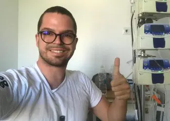 Жив съм. Тук съм