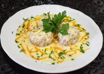 Изключително вкусни кюфтенца със сос фрикасе, които трудно ще забравите
