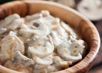 Бърза манджичка с гъбки и вкусен сос (РЕЦЕПТА)