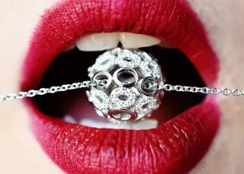 Лесни трикове, с които сребърните ви бижута ще се превърнат като нови