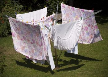 Ето колко често трябва да сменяте спалното бельо, за да сте здрави