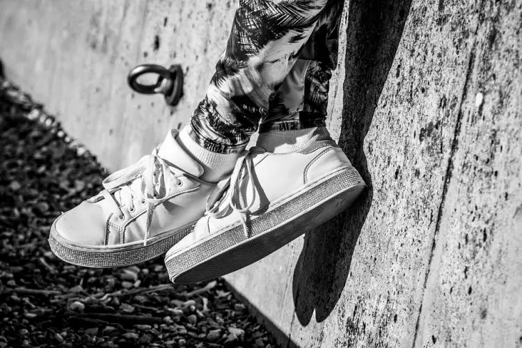 Важни неща, които трябва да съобразите преди да изперете маратонките си. Обърнете внимание на пералните