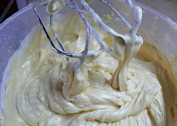 Млечно маслен крем за торти и сладкиши (Не сте опитвали такава вкусотия!)