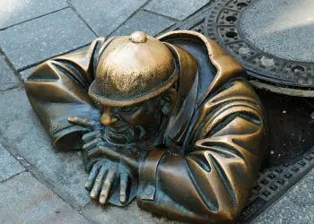 6 неща, които никога не трябва да изливате в канала