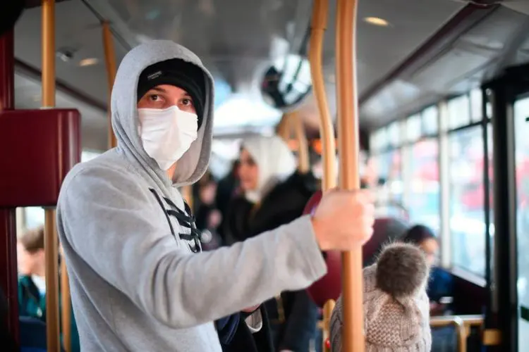 Коронавирус: От маски до смъртност – как да отделим фактите от измислиците