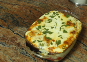 Докато сме вкъщи да си сготвим вкусни рулца от печени чушки с шунка и сиренце (рецепта)