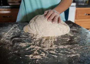 Топ рецепта за универсално тесто, което издържа седмица в хладилник