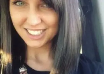 Сервитьорка почерпи пожарникари, без да знае, че това ще преобърне живота ѝ!