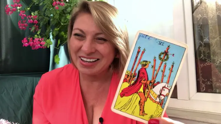 Таро прогноза за октомври месец за всички зодии от невероятната Анджела Пърл