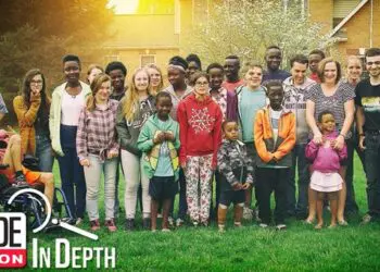 Тази двойка е осиновила 32 деца, включително и българчета, и смята да даде дом и любов на още!