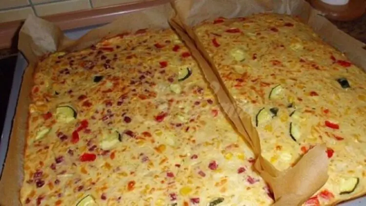 Най-добрата мързелива пица! Докато се усетиш и вече е готова и я хапваш!