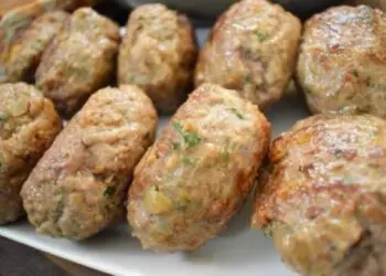 Правя най-добрите кюфтета в града, защото слагам 1-2 лъжички от това! Стават крехки, сочни и топящи се в устата!