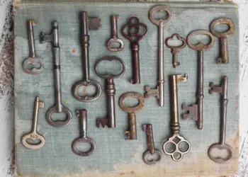 Не прибирайте от улицата чужди ключове, стара монета или друго от тези 5 неща! Ще си навлечете големи ядове!