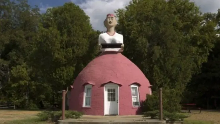 От патица през сладолед до поничка – най-лудите сгради, които ще видиш някога!