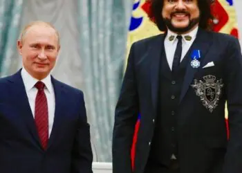 17 знаменитости, чийто ръст може да те изненада…