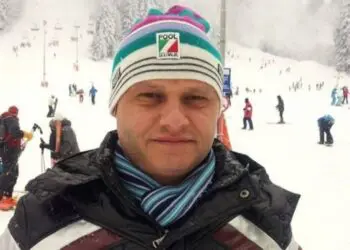 Венци от Карлово страда от рядка болест и е получил очен кръвоизлив, има нужда от спешно лечение в Турция