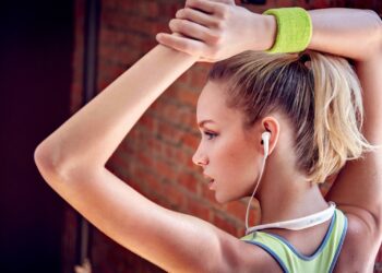 Колко често трябва да почиствате слушалките си и какво друго да имате предвид