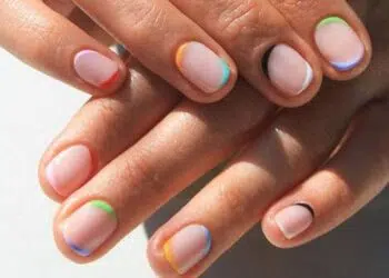 За момичета, които обичат нежни и по-семпли маникюри: някои супер стилни дизайни!