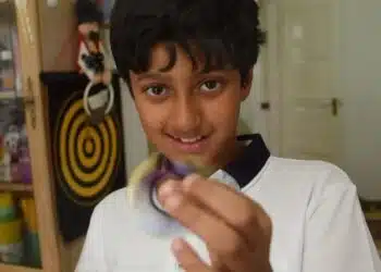 11-годишно момче постигна най-високия възможен резултат на теста за интелигентност и счупи рекорда на Стивън Хокинг