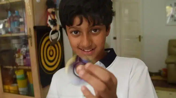 11-годишно момче постигна най-високия възможен резултат на теста за интелигентност и счупи рекорда на Стивън Хокинг