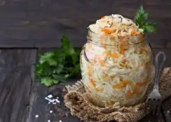 Колко кисело зеле трябва да се яде на ден, за да отслабнем и да удължим младостта си?