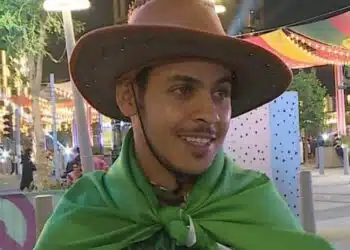 Фен измина пеша 1600 км, за да стигне до Световното