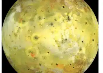 НАСА публикува изображение в естествен цвят на златната луна на Юпитер