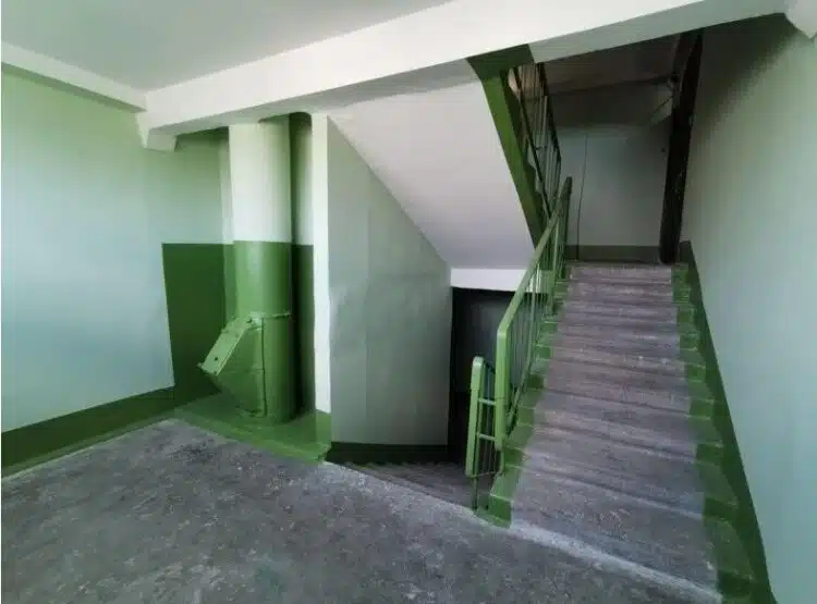 Случаен минувач спасява жена, която родила във входа на блока…