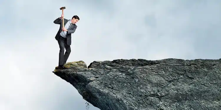 Какво е самосаботаж и как да се справим с него?