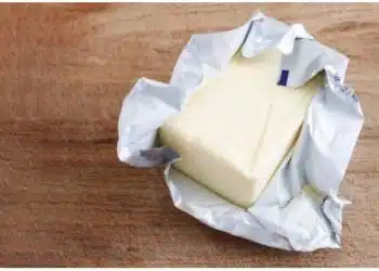 Никога не изхвърляйте опаковъчна хартия с масло: можете да я използвате за следните 4 неща