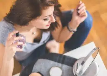 Побърква ви: кой аромат се смята за най-привлекателния в света