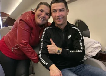 Попитаха Роналдо: „Защо живееш с майка си?“, отговорът му разтърси целия свят