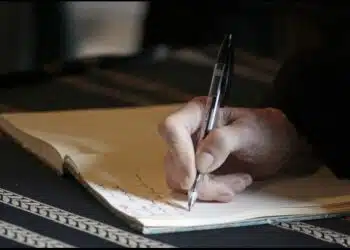 След 20 години брак, мъж остави на жена си бележка: Мила, ти си на 44 и не можем да ме задоволяваш вече..