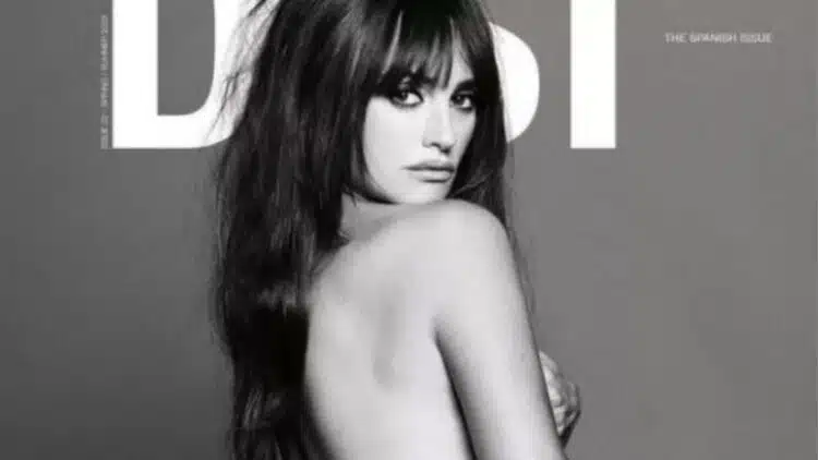 Една от най-красивите жени се съблече гола за корицата на списание на 50 години