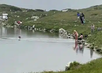 В Рила планина жена влезе да се къпе в езерото Бъбрека