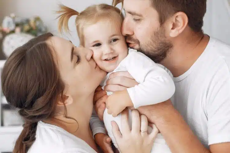 Изчислиха сумата необходима за издръжката на тричленно семейство – възлиза на 2524 лева