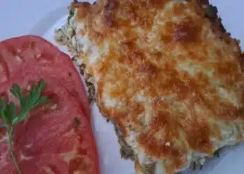 Днешната рецепта: Вкусна, лесна запеканка с сирене, яйца и тиквички