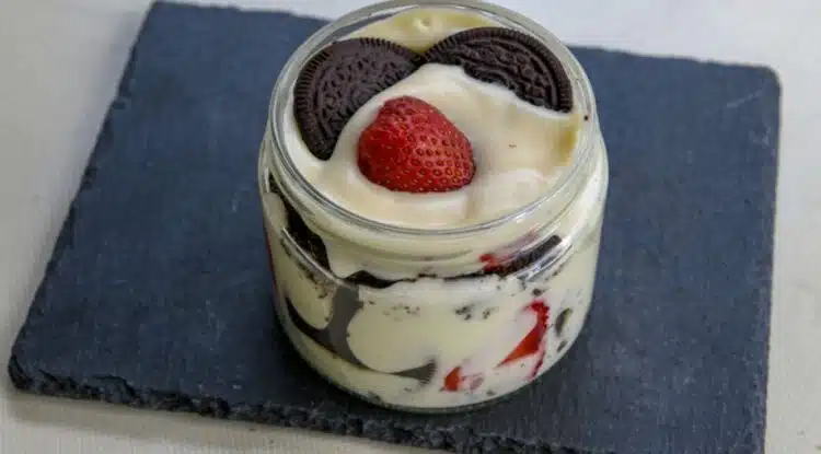 Днешната рецепта: Страхотен пудинг с банани и ягоди