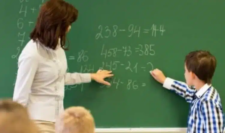 Въпреки очаквания ръст в заплатите на учителите – няма желаещи да преподават на децата