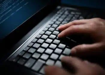 В Германия разследват десетки български граждани за финансови измами