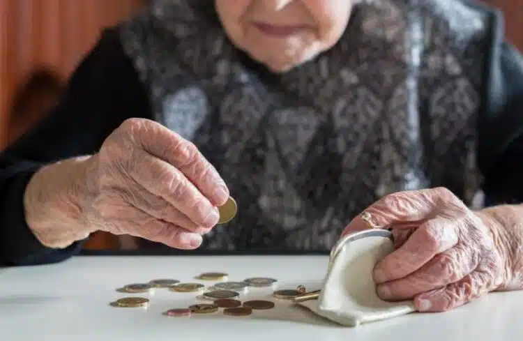 Промени в някои пенсии, засегнати са и вдовишките такива…