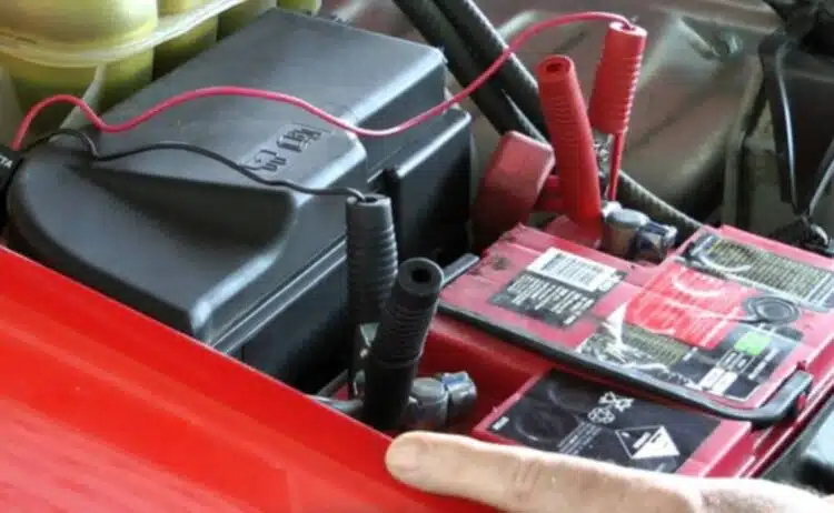 Само сода за хляб и връщаме към живот изтощения акумулатор