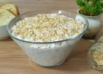 Салата с пиле и сусам – опиташ ли я веднъж, ще искаш да я приготвиш пак и пак!