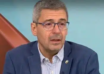 Добра новина! Детето, което бе поразено от мълния е будно и контактно!