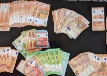 Арестувана група в Гърция: Задържани са българска гражданка и съучастници ѝ за телефонна измама над 100 000 евро