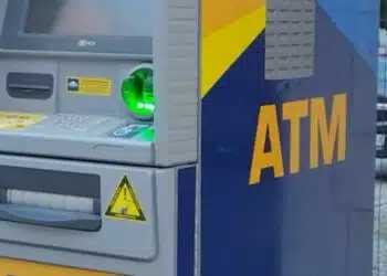 Бъдете много внимателни от какви банкомати теглите парите си!