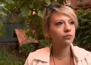 Бременна жена сподели пред медиите за тормоз от съсед, който залепил входната врата на апартамента ѝ