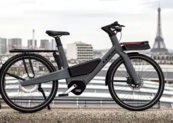 Този велосипед достига 120 километра в час, но за него ще ти трябва и шофьорска книжка…