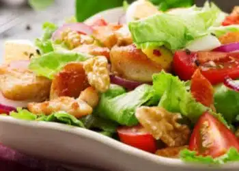 Днешната рецепта: студена пилешка салата, уникална за лятото!